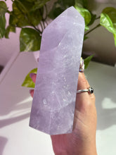 Load image into Gallery viewer, (A Wisteria Haze) Lavender Quartz tower