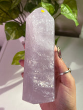 Load image into Gallery viewer, (D Dreamy Lilac) Lavender Quartz tower