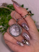 Load image into Gallery viewer, Mother of pearl carved Fairy necklace 925s
