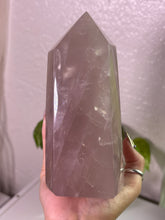 Load image into Gallery viewer, (E Dusty Rose) Rose Quartz tower w/flash
