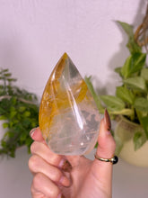 Load image into Gallery viewer, Golden Healer flame F
