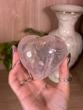 Load image into Gallery viewer, (A) pink Girasol heart

