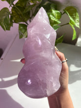 Load image into Gallery viewer, (T 2.1 lbs) Lavender Quartz flame W/flash
