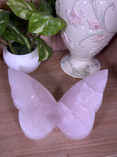 Load image into Gallery viewer, 3D Pink Mangano Calcite  butterfly
