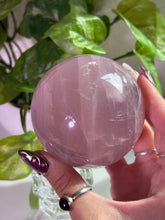 Load image into Gallery viewer, (E) Rose Quartz sphere w/star
