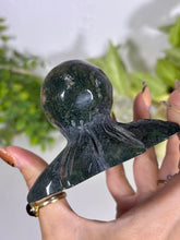 Load image into Gallery viewer, Moss Agate octopus Q
