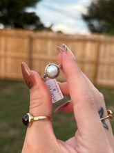 Load image into Gallery viewer, Fresh water pearl size 8
