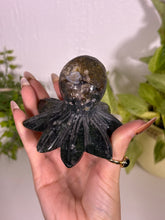 Load image into Gallery viewer, Moss Agate octopus Q
