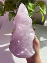 Load image into Gallery viewer, (T 2.1 lbs) Lavender Quartz flame W/flash
