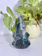 Load image into Gallery viewer, Sea Jasper flame D
