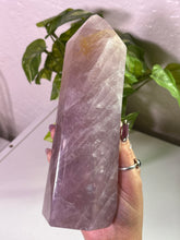 Load image into Gallery viewer, (W Mauves honey) Rose Quartz tower w/flash
