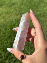 Load image into Gallery viewer, Flower Agate tower W
