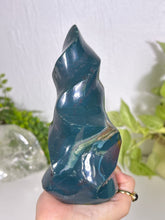 Load image into Gallery viewer, Sea Jasper flame Q
