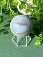 Load image into Gallery viewer, Agate sphere with parallax

