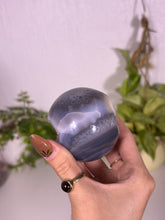 Load image into Gallery viewer, Druzy Agate Q
