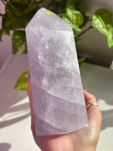 Load image into Gallery viewer, (A Wisteria Haze) Lavender Quartz tower

