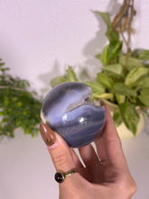 Load image into Gallery viewer, Druzy Agate Q
