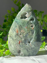 Load image into Gallery viewer, Moss Agate flame A
