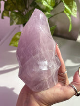 Load image into Gallery viewer, (S 2.6 lbs small chip on side discounted) Lavender flame w/flash
