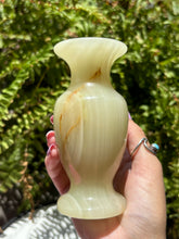 Load image into Gallery viewer, Onyx vase B
