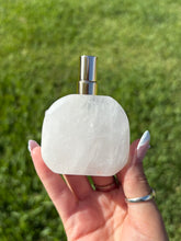 Load image into Gallery viewer, Clear Quartz perfume bottle
