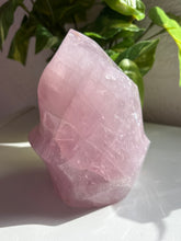 Load image into Gallery viewer, (S 2.6 lbs small chip on side discounted) Lavender flame w/flash
