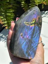 Load image into Gallery viewer, Labradorite E
