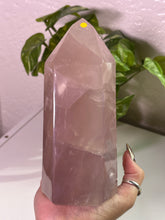 Load image into Gallery viewer, (F Twilight Rose) Rose Quartz tower w/flash

