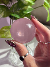 Load image into Gallery viewer, (Pink jelly K) Rose Quartz sphere w/star
