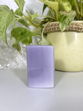 Load image into Gallery viewer, Lavender Flourite Freeform
