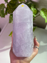 Load image into Gallery viewer, (C Lilac Frost) Lavender Quartz tower

