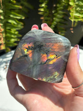 Load image into Gallery viewer, Labradorite H
