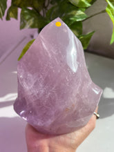 Load image into Gallery viewer, (S 2.6 lbs small chip on side discounted) Lavender flame w/flash
