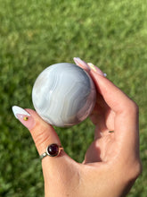 Load image into Gallery viewer, Agate sphere with parallax
