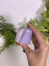 Load image into Gallery viewer, Lavender Flourite freeform
