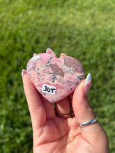 Load image into Gallery viewer, Rhodonite heart T
