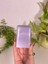 Load image into Gallery viewer, Lavender Flourite Freeform
