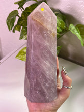Load image into Gallery viewer, (W Mauves honey) Rose Quartz tower w/flash
