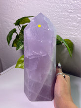 Load image into Gallery viewer, (K 4.5lbs Lavender milk) Lavender Quartz Tower

