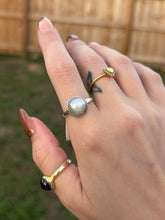 Load image into Gallery viewer, Fresh water pearl size 7
