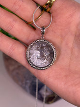 Load image into Gallery viewer, Mother of pearl carved Fairy necklace 925s
