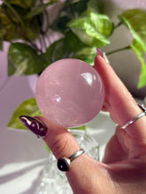 Load image into Gallery viewer, (Bubblegum i) Rose Quartz sphere w/star

