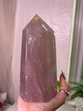 Load image into Gallery viewer, (E Dusty Rose) Rose Quartz tower w/flash
