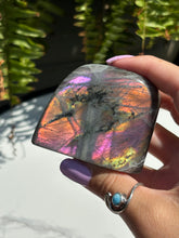 Load image into Gallery viewer, Labradorite H
