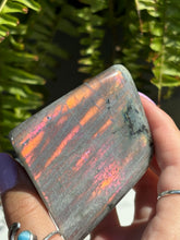 Load image into Gallery viewer, Labradorite K (flash on both sides)
