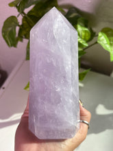 Load image into Gallery viewer, (C Lilac Frost) Lavender Quartz tower
