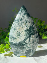 Load image into Gallery viewer, Moss Agate flame C
