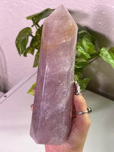 Load image into Gallery viewer, (W Mauves honey) Rose Quartz tower w/flash
