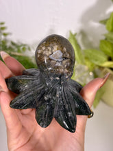 Load image into Gallery viewer, Moss Agate octopus Q

