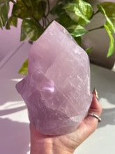 Load image into Gallery viewer, (S 2.6 lbs small chip on side discounted) Lavender flame w/flash
